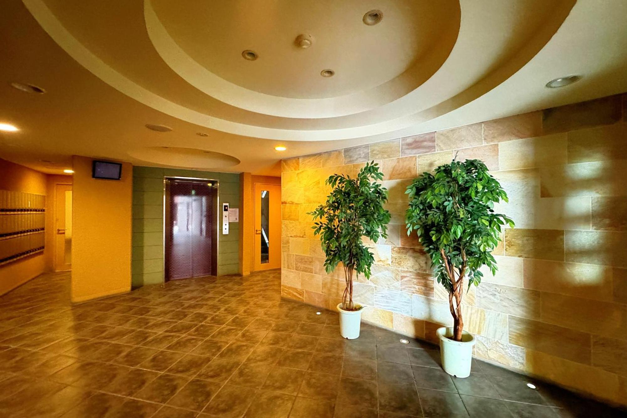 クリスタルコート難波 Apartment Osaka Exterior foto