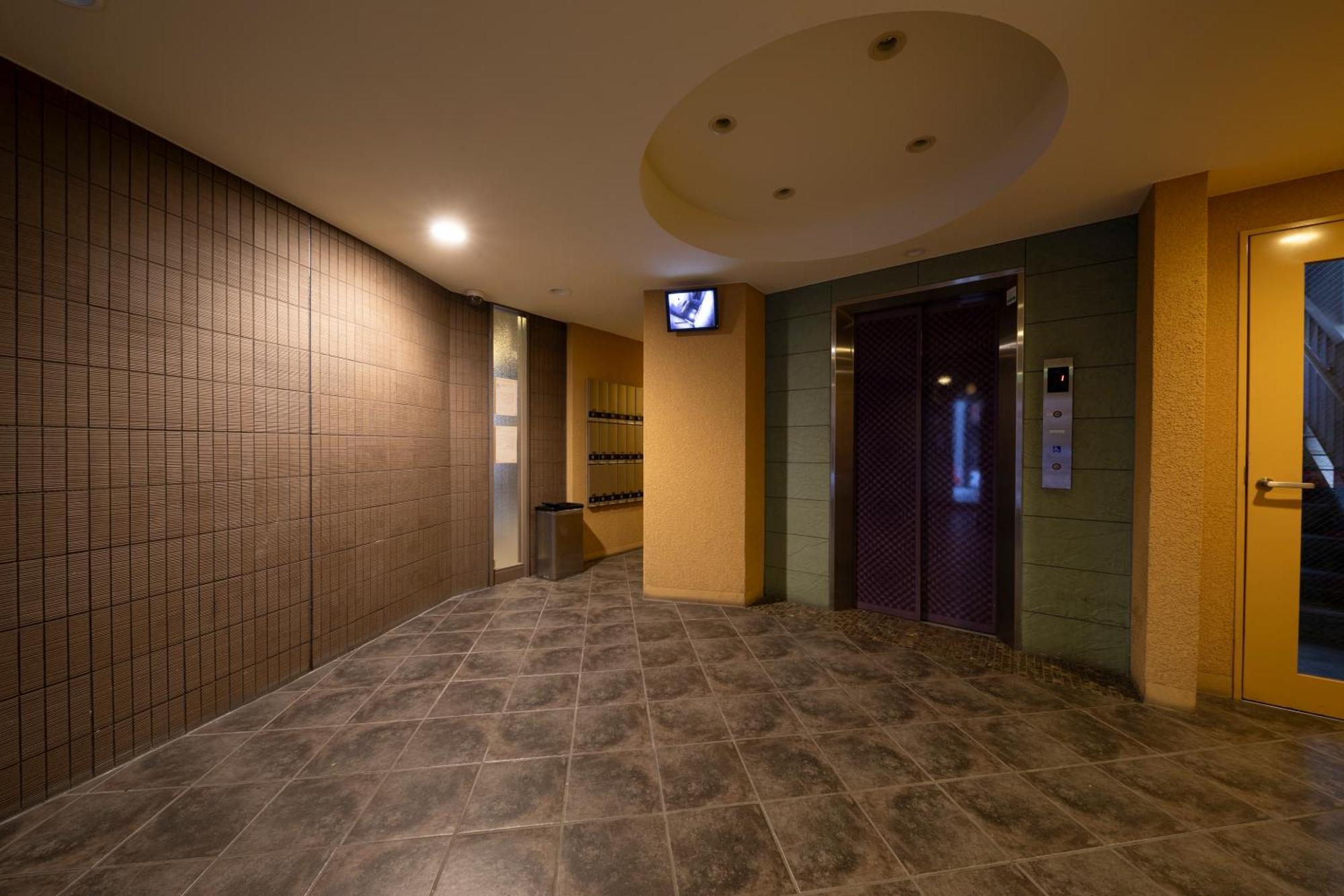 クリスタルコート難波 Apartment Osaka Exterior foto